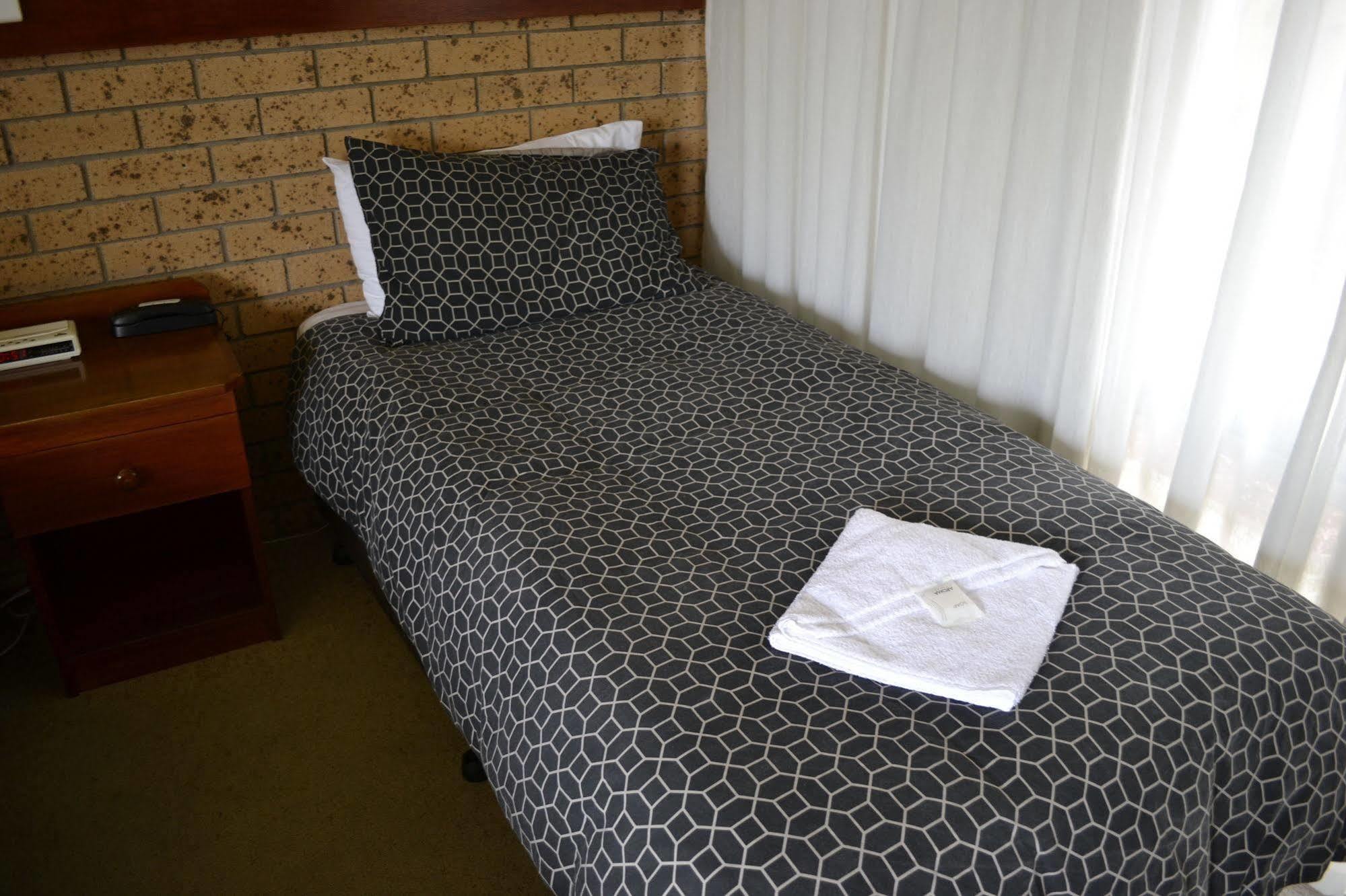 Colac Mid City Motor Inn Dış mekan fotoğraf