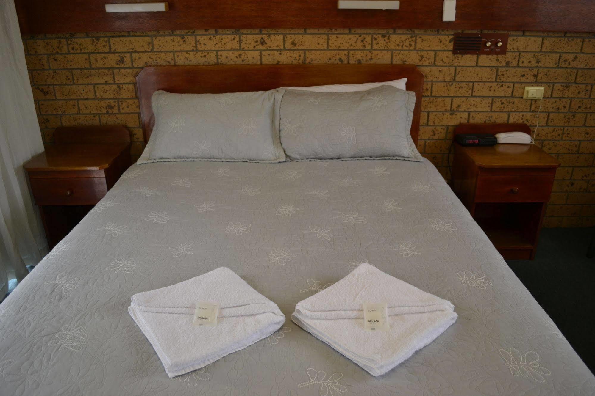 Colac Mid City Motor Inn Dış mekan fotoğraf